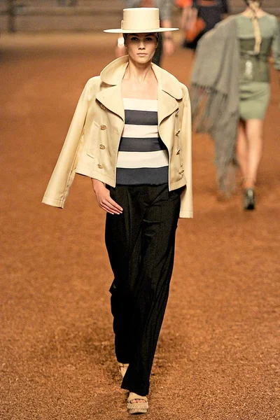 Look 32